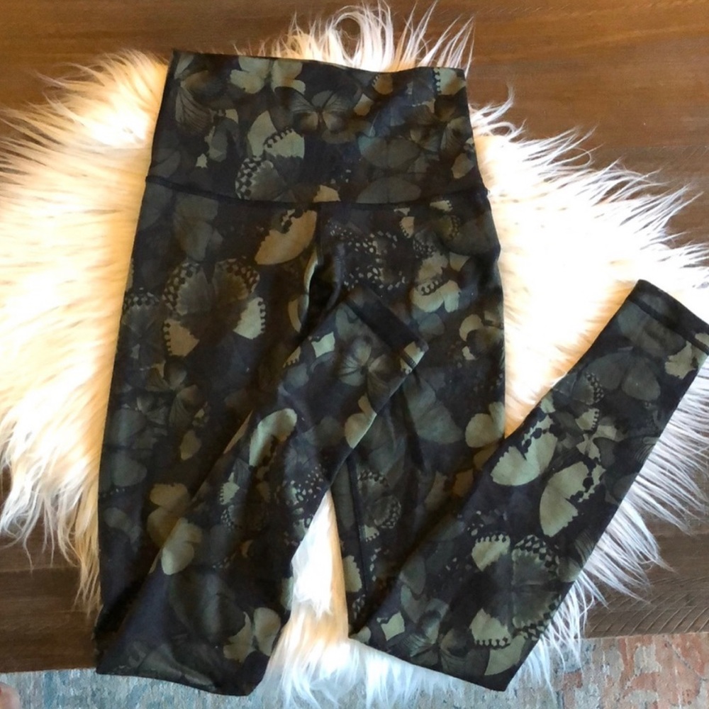 Lululemon bundle of leggings and tops
